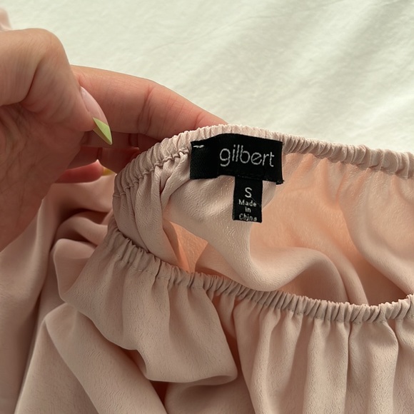 Off the shoulder blouse (s) - Picture 2 of 3